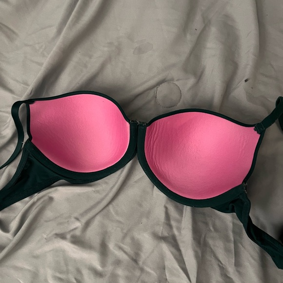 Pink bra - Picture 2 of 4